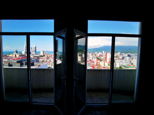 公寓位于巴统市中心，享有大海和山脉全景 — 来自开发商和业主的房地产搜索引擎 GEOLN.COM. 照片 8