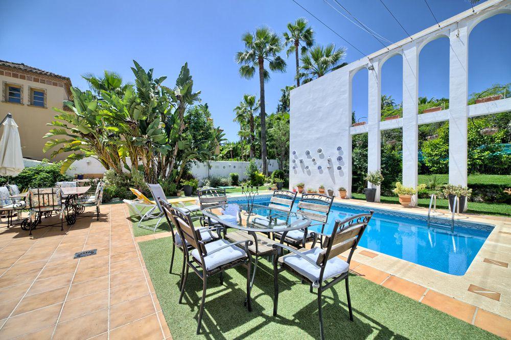 别墅 5 间卧室 380 平方米在新安达卢西亚 —西班牙拉斯布里萨斯 — 来自开发商和业主的房地产搜索引擎 GEOLN.COM. 照片 1