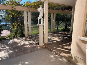 PIĘKNY DOM Z WIDOKIEM NA MORZE NA PRZEDMIOTACH SZYBENIKA — Wyszukiwarka nieruchomości od deweloperów i właścicieli GEOLN.COM. Zdjęcie 32