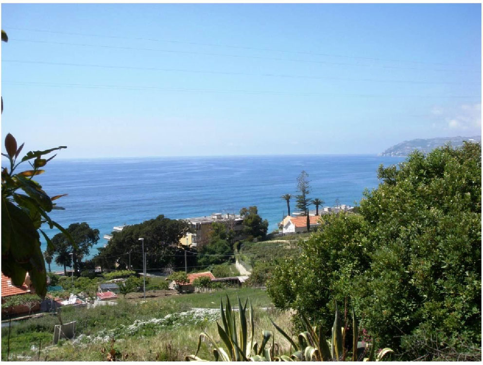 意大利的海边土地，圣雷莫销售 — 来自开发商和业主的房地产搜索引擎 GEOLN.COM. 照片 1