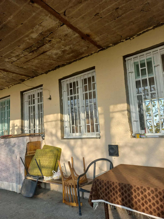 Продается частный дом в Тбилиси. — Поисковик недвижимости от застройщиков и собственников GEOLN.COM. Фото 1