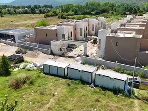 Yeni Bir Kapalı Site İçinde Podgorica Yakınlarında Villa — Sahiplerden yada inşaatcilardan mülkiyet arama GEOLN.COM. Fotoğraf 3