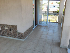 A 400 m de la carretera Pamukkale – Villa independiente de 3 plantas 6+1 – ¡Adecuada para familias numerosas y como inversión! — Encuentre propiedades fuera del plan o reventa de bienes inmuebles directamente de desarrolladores y propietarios GEOLN.COM. Foto 35