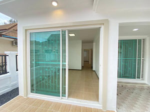 舒适的联排别墅出售 — 来自开发商和业主的房地产搜索引擎 GEOLN.COM. 照片 14