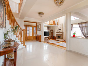 Exklusive Hausgelegenheit zum Verkauf — Immobilien-Suchservice von Bauträgern und Eigentümern GEOLN.COM. Foto 24