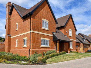 Real estate in Woodhurst Park — look at the real estate search engine GEOLN.COM. Photo 5