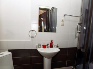 6 ოთახიანი სასტუმრო მთაწმინდაზე. უძრავი ქონება თბილისში შუამავლების გარეშე — უძრავი ქონების ყიდვა და მფლო ბელებისგან GEOLN.COM. ფოტო 10