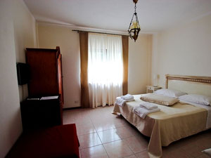 Villa junto al mar en Italia, Marina di Massa — Encuentre propiedades fuera del plan o reventa de bienes inmuebles directamente de desarrolladores y propietarios GEOLN.COM. Foto 9