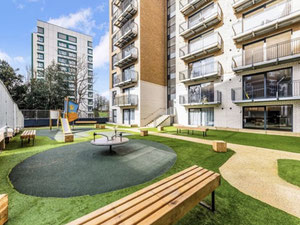 房地产在 The Waldrons — look at the real estate search engine GEOLN.COM. 照片 2