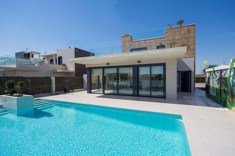 别墅 3 间卧室 197 m² 在 Ciudad de las Comunicaciones, 西班牙 — 来自开发商和业主的房地产搜索引擎 GEOLN.COM. 照片 1