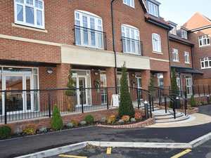 უძრავი კონება Elmbridge Village — გადახედეთ უძრავი ქონების საძიებო სისტემას GEOLN.COM. ფოტო 3