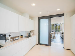 تاون هاوس غرفتين نوم 350 متر مربع في سييرا بلانكا ، إسبانيا — ابحث عن عقار قيد الإنشاء أو عقار معاد بيعه مباشرة من المطورين والملاك GEOLN.COM. صورة فوتوغرافية 16