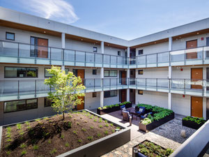 Real estate in Main & Twentieth — look at the real estate search engine GEOLN.COM. Photo 2