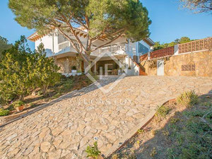 西班牙、加泰罗尼亚、塔马留的海边别墅 — 来自开发商和业主的房地产搜索引擎 GEOLN.COM. 照片 3