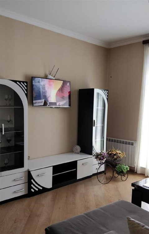 2 кімнатна квартира на Мтацминда. Квартира без посередника в Тбілісі — Пошуковик нерухомості від забудовників і власників GEOLN.COM. Фото 1