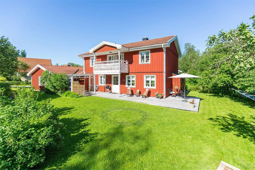 Real estate in Kurrasbacken 42 — look at the real estate search engine GEOLN.COM. Photo 1