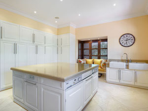 别墅 5 间卧室 1025 平方米，位于西班牙马贝拉 — 来自开发商和业主的房地产搜索引擎 GEOLN.COM. 照片 34