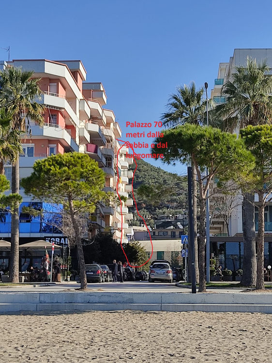 在阿尔巴尼亚弗洛雷出售的海滨公寓（瓦洛纳） — 来自开发商和业主的房地产搜索引擎 GEOLN.COM. 照片 1