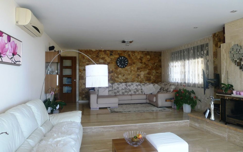 西班牙，加泰罗尼亚，赫罗纳别墅出售 — 来自开发商和业主的房地产搜索引擎 GEOLN.COM. 照片 1