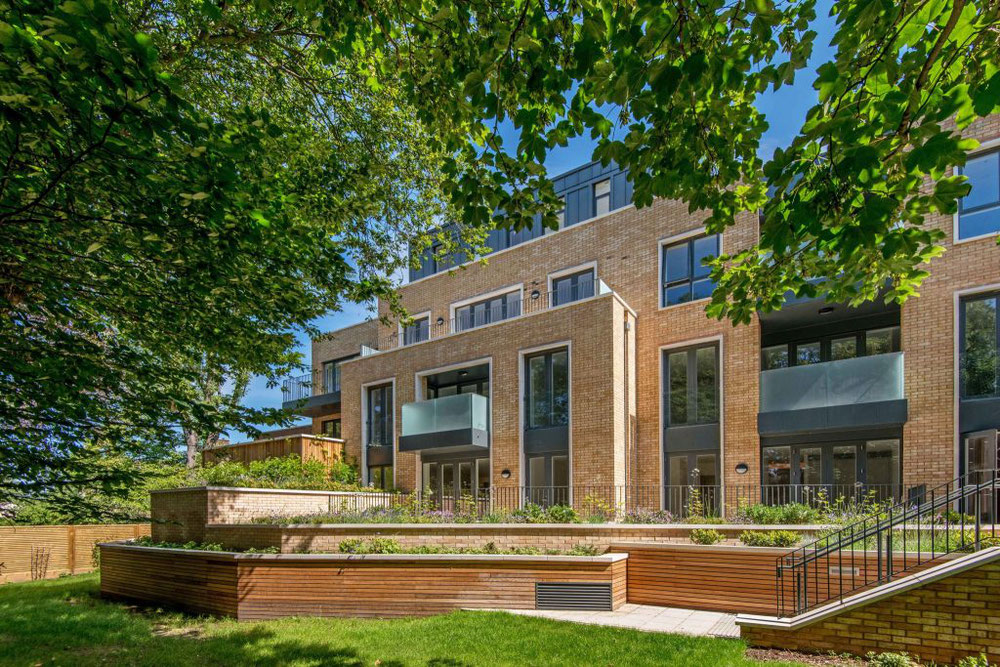 房地产在 Oakley Gardens — look at the real estate search engine GEOLN.COM. 照片 1