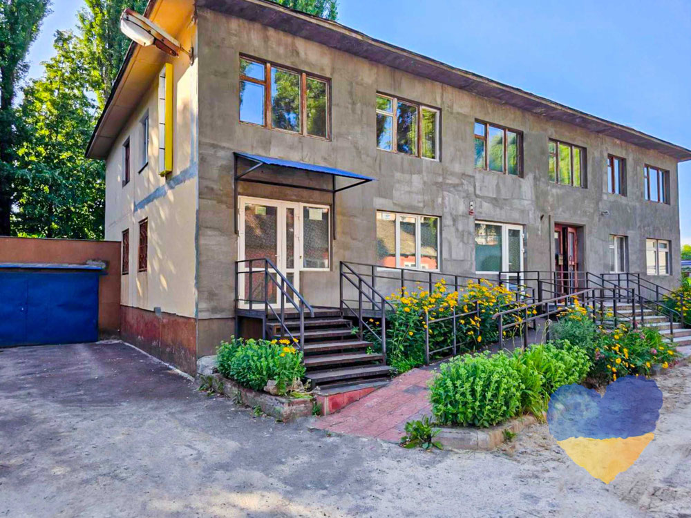 独立办公楼位于切尔尼戈夫市中心，地址为Князя Черного街580平方米 — 来自开发商和业主的房地产搜索引擎 GEOLN.COM. 照片 1