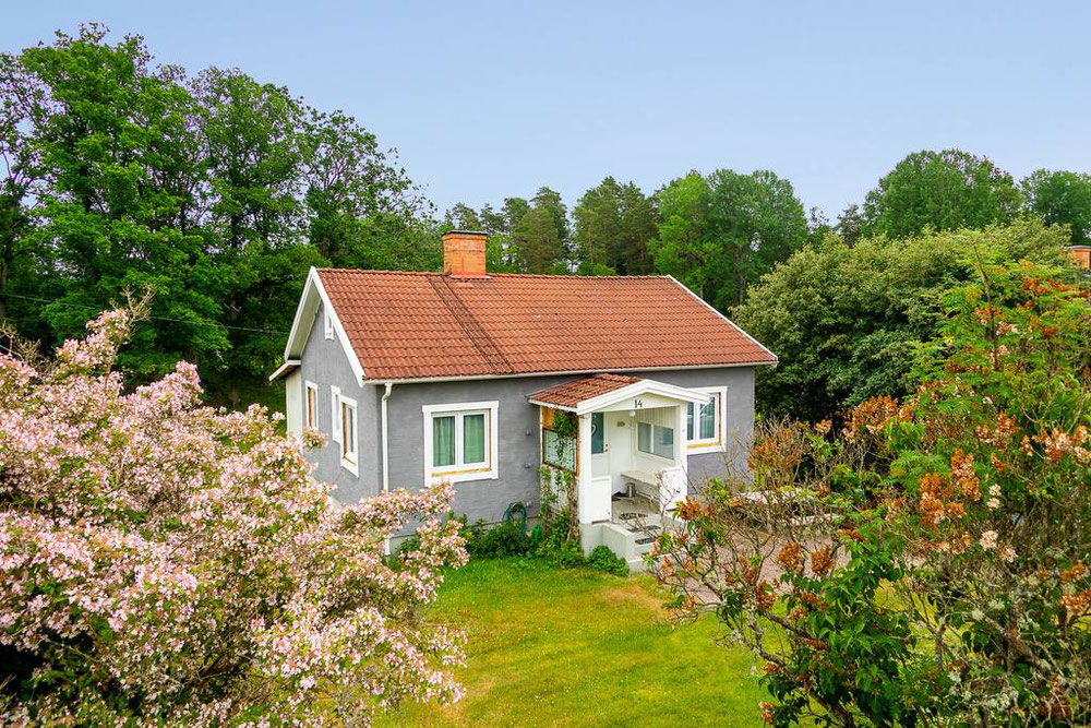 Real estate in Ankarsrumsvagen 14 — look at the real estate search engine GEOLN.COM. Photo 1