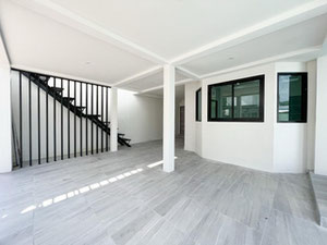 在查龙出售的豪华带游泳池的房子 — 来自开发商和业主的房地产搜索引擎 GEOLN.COM. 照片 2