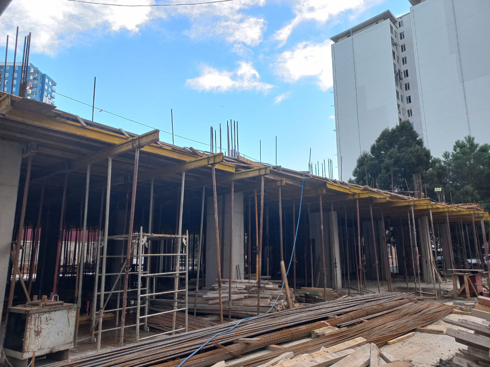 公寓建设中 — 来自开发商和业主的房地产搜索引擎 GEOLN.COM. 照片 1