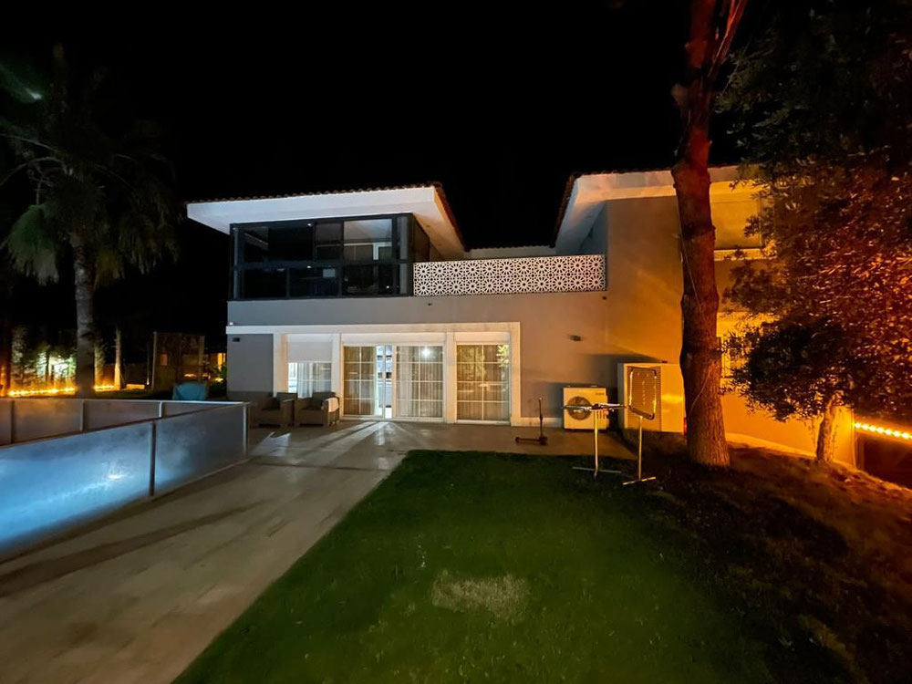 تاون هاوس في تركيا — ابحث عن عقار قيد الإنشاء أو عقار معاد بيعه مباشرة من المطورين والملاك GEOLN.COM. صورة فوتوغرافية 1