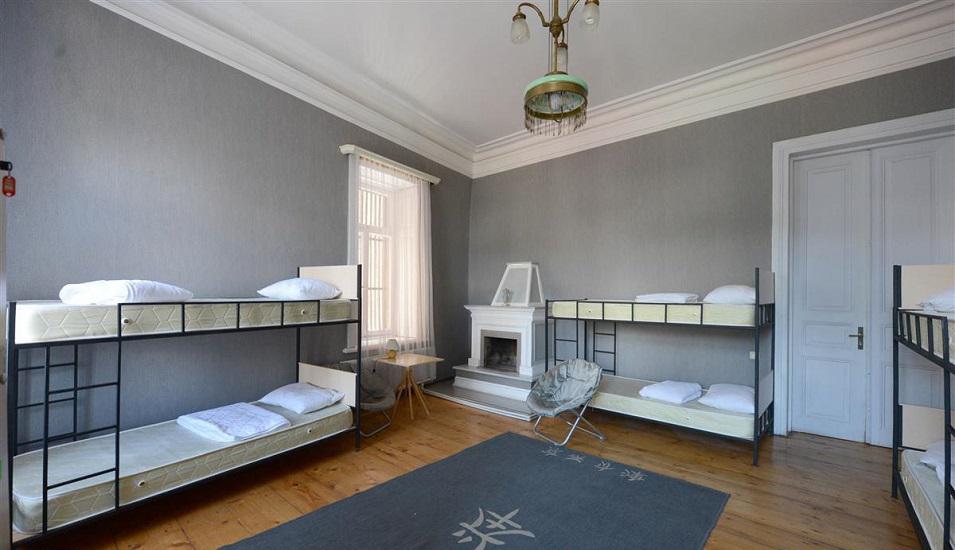 6 кімнатна квартира на Мтацминда. Квартира без посередника в Тбілісі — Пошуковик нерухомості від забудовників і власників GEOLN.COM. Фото 1