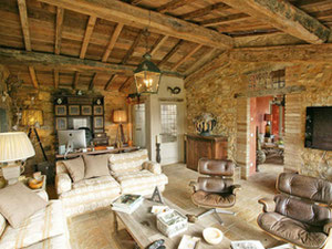 Villa in a village, in a suburb in Italy, Strada — Find off-plan property or real estate resale directly from developers and owners GEOLN.COM. Photo 3