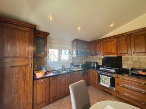 Zweistöckiges Haus in Sutomore — Immobilien-Suchservice von Bauträgern und Eigentümern GEOLN.COM. Foto 3