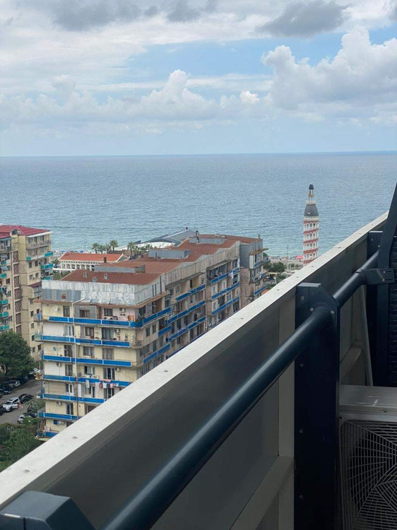 تُباع شقة في باتومي — ابحث عن عقار قيد الإنشاء أو عقار معاد بيعه مباشرة من المطورين والملاك GEOLN.COM. صورة فوتوغرافية 1