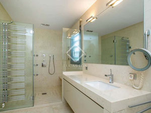 西班牙、加泰罗尼亚、巴塞罗那的山间别墅 — 来自开发商和业主的房地产搜索引擎 GEOLN.COM. 照片 11