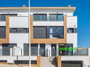 Adosado 3 habitaciones 86 m² en Guardamar del Segura, España — Encuentre propiedades fuera del plan o reventa de bienes inmuebles directamente de desarrolladores y propietarios GEOLN.COM. Foto 2