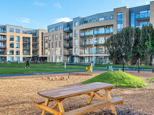 Real estate in St. Clare’s Park — look at the real estate search engine GEOLN.COM. Photo 3