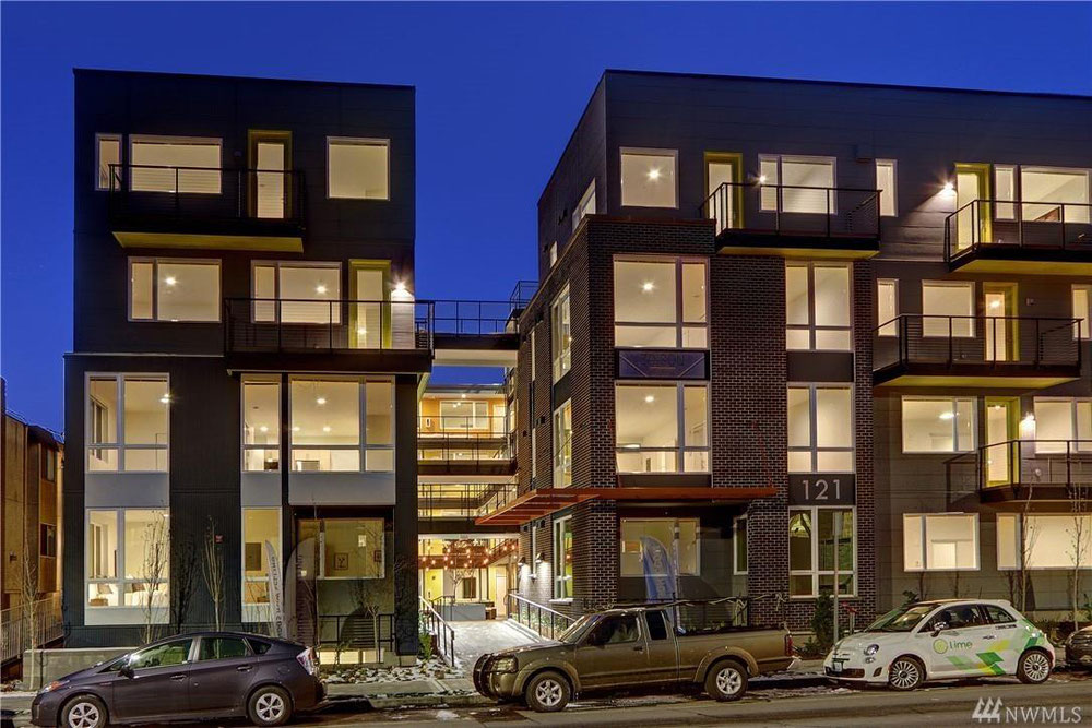 房地产在 Edison Condominiums — look at the real estate search engine GEOLN.COM. 照片 1