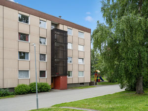 Moderne 3-Zimmer-Eckwohnung im beliebten Tyholt. Gute Sonnen- und Aussichtsmöglichkeiten. Parkmöglichkeiten. Küche von 2019. — Immobilien-Suchservice von Bauträgern und Eigentümern GEOLN.COM. Foto 24