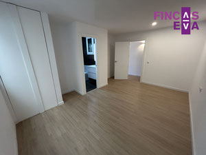 Sprzedam mieszkanie w Barcelonie, centrum — Wyszukiwarka nieruchomości od deweloperów i właścicieli GEOLN.COM. Zdjęcie 3