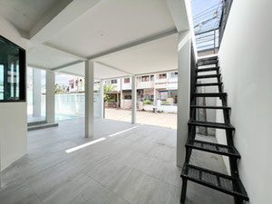 在查龙出售的豪华带游泳池的房子 — 来自开发商和业主的房地产搜索引擎 GEOLN.COM. 照片 3