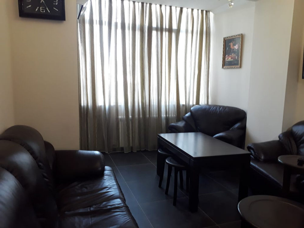 巴统市中心的4室公apartment — 来自开发商和业主的房地产搜索引擎 GEOLN.COM. 照片 1