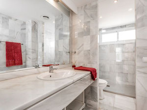 联排别墅 5 卧室 180 平方米，位于西班牙新安达卢西亚 — 来自开发商和业主的房地产搜索引擎 GEOLN.COM. 照片 9