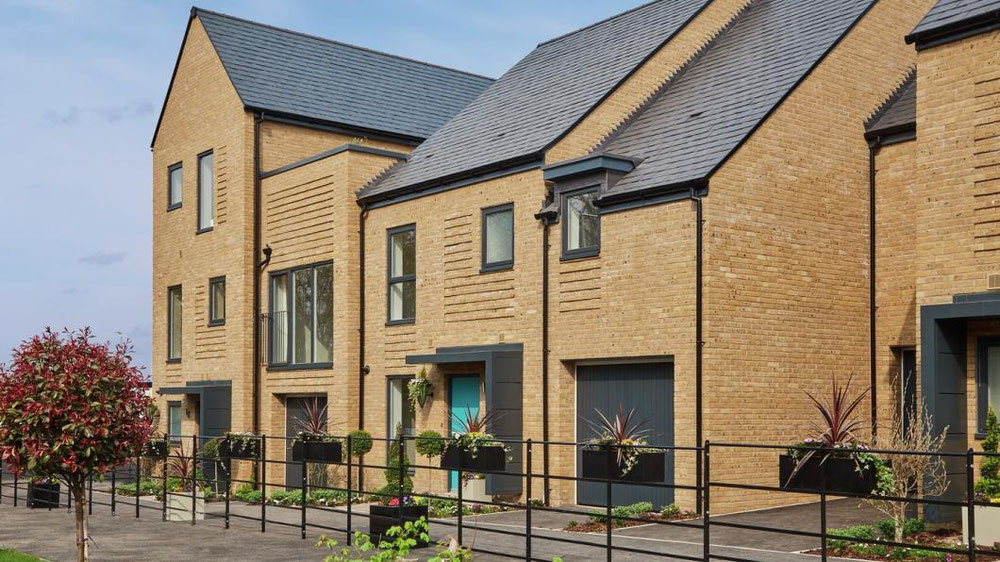 Real estate in Base at Newhall — look at the real estate search engine GEOLN.COM. Photo 1