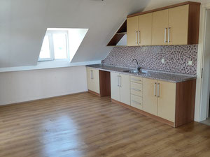 A 400 m de la carretera Pamukkale – Villa independiente de 3 plantas 6+1 – ¡Adecuada para familias numerosas y como inversión! — Encuentre propiedades fuera del plan o reventa de bienes inmuebles directamente de desarrolladores y propietarios GEOLN.COM. Foto 28