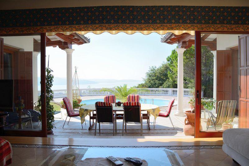 别墅在斯洛文尼亚，安卡兰 — 来自开发商和业主的房地产搜索引擎 GEOLN.COM. 照片 1