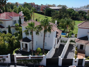 فيلا 4 غرف نوم 433 متر مربع في Guadalmina Alta ، إسبانيا — ابحث عن عقار قيد الإنشاء أو عقار معاد بيعه مباشرة من المطورين والملاك GEOLN.COM. صورة فوتوغرافية 5