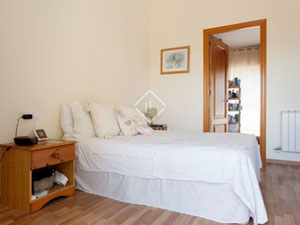 山中的别墅，在西班牙，加泰罗尼亚，锡切斯的海边 — 来自开发商和业主的房地产搜索引擎 GEOLN.COM. 照片 9