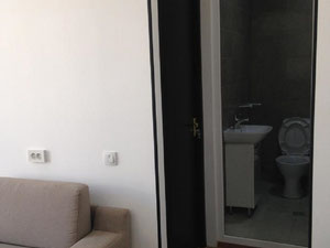 Varketili 2间卧室的公寓。便宜的公寓在第比利斯，Varketili — 来自开发商和业主的房地产搜索引擎 GEOLN.COM. 照片 6