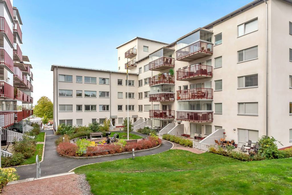 عقار للبيع في Solskensgatan 3 — انظر إلى محرك البحث العقاري GEOLN.COM. صورة فوتوغرافية 1