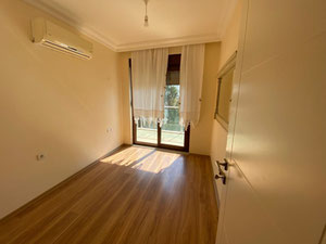 特克勒待售的 Triplex 4+1 别墅 — 来自开发商和业主的房地产搜索引擎 GEOLN.COM. 照片 3